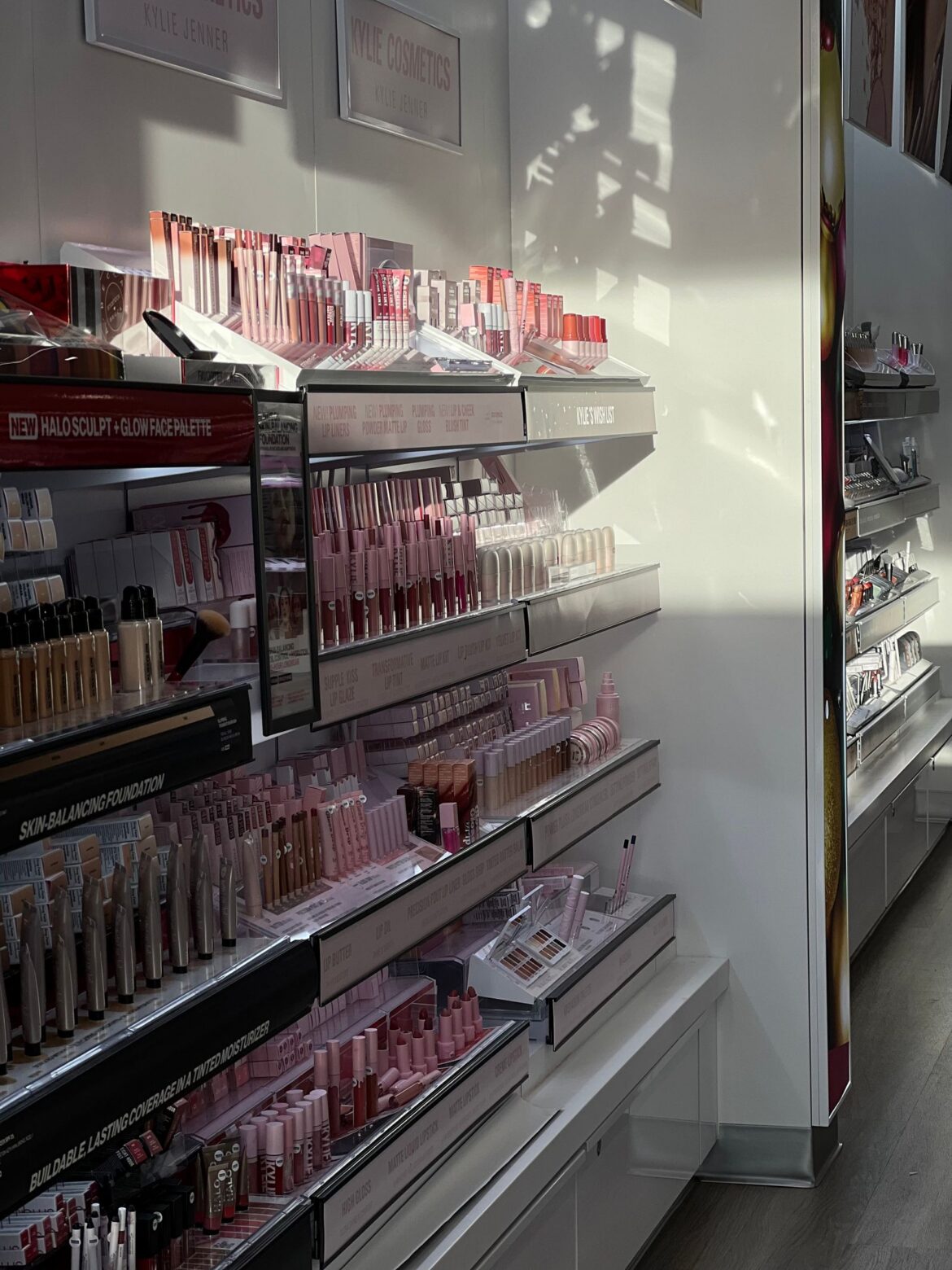 Cosmetic store aisle display