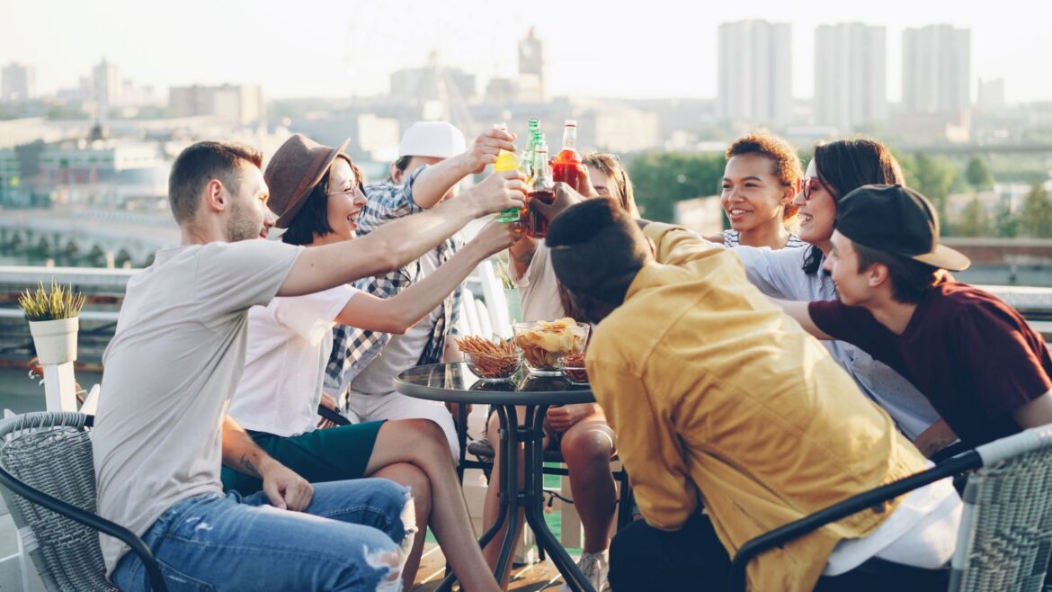 A group of friends socializing, representing the Korean dating reality show I Am Solo