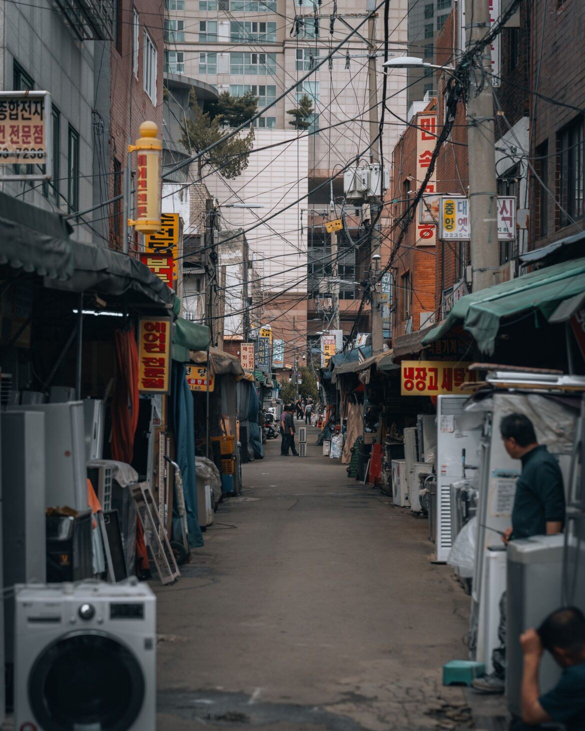 Narrow alleyway market Seoul