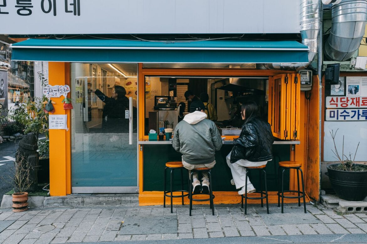 Couple at outdoor cafe in Seoul