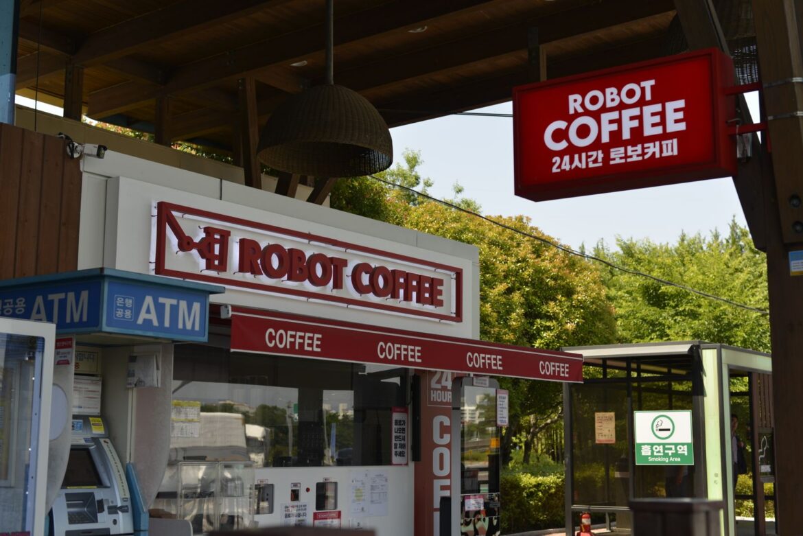 Unmanned robot coffee kiosk, representing the unmanned cafe startup boom in Korea